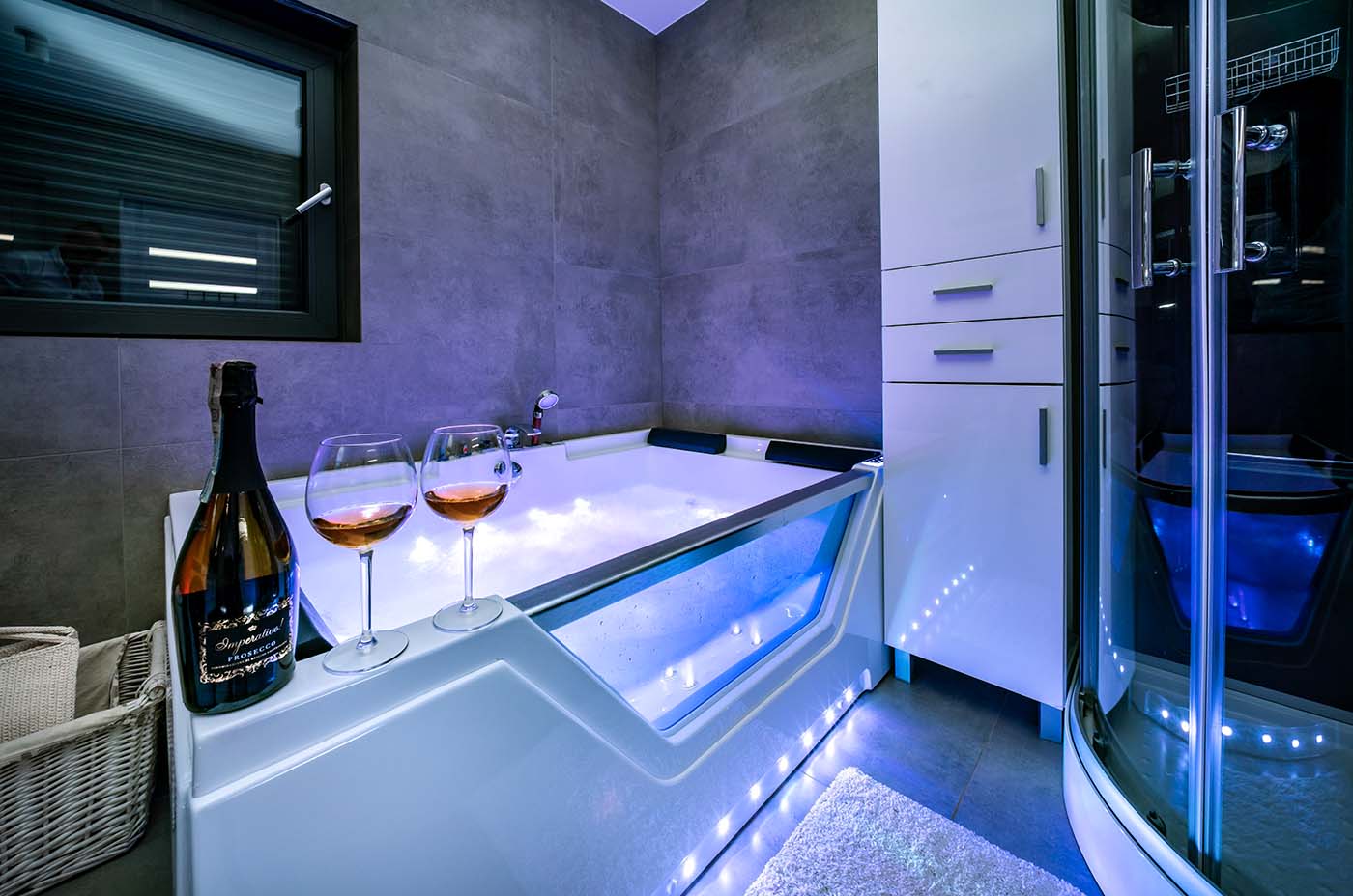 Domek Hot Tub. Jacuzzi, Sauna Chillout Kołobrzeg. Domek wakacyjny Kołobrzeg. Domek Charzyno Domek Hot Tub. Jacuzzi, Sauna Chillout Kołobrzeg. Domek wakacyjny Kołobrzeg. Domek Charzyno