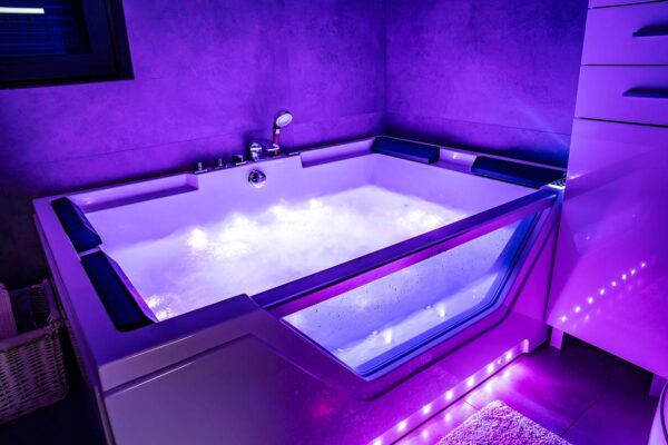 Domek Hot Tub. Jacuzzi, Sauna Chillout Kołobrzeg. Domek wakacyjny Kołobrzeg. Domek Charzyno